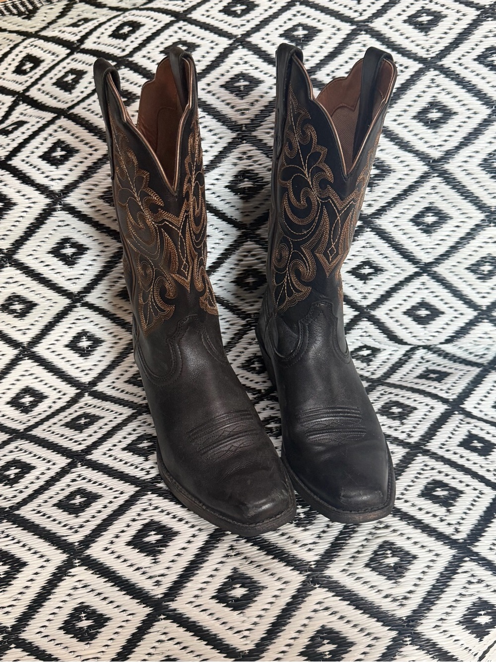 Ariat women square toe boots